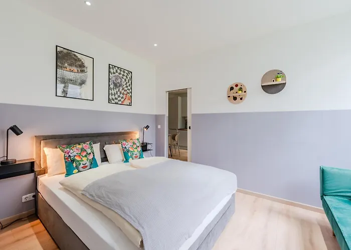 Künstlicheres Apartment am Mauerpark *