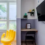 Kuenstlicheres Apartment Am Mauerpark