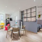 Kuenstlicheres Apartment Am Mauerpark