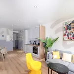 Kuenstlicheres Apartment Am Mauerpark