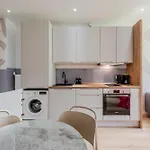 Kuenstlicheres Apartment Am Mauerpark Апартаменты