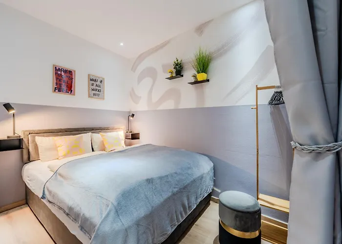 Kuenstlicheres Apartment Am Mauerpark * برلين